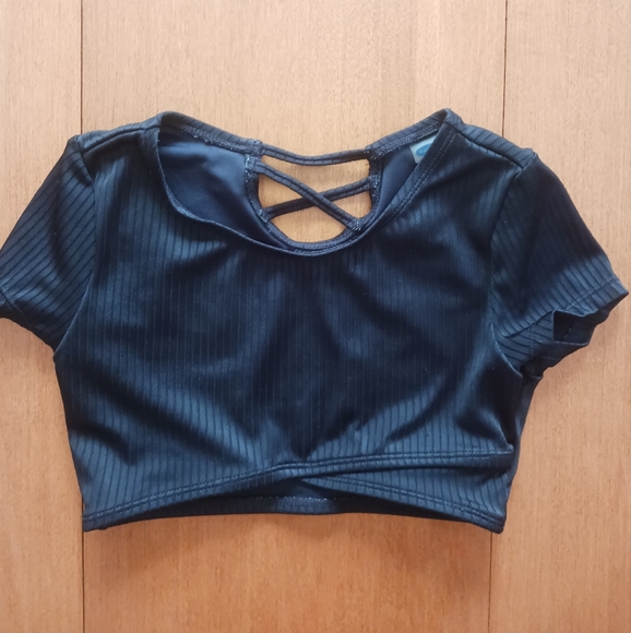 Old Navy Black Children's Size 6/7 Crop Swim Top - Picture 1 of 2
